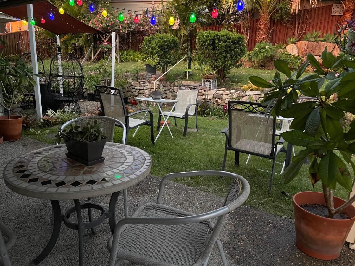 Theme Parks Amituofo Homestay โกลด์โคสต์ ภายนอก รูปภาพ
